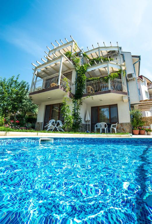 The Poolhouse Apartment Sunny Beach Ngoại thất bức ảnh